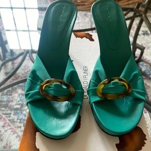 Beautiful heels never used